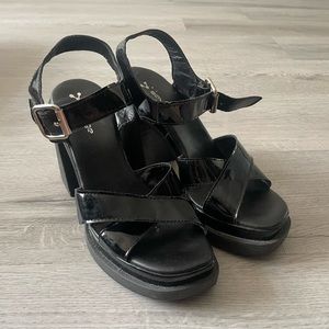 Black wedges platform shoes